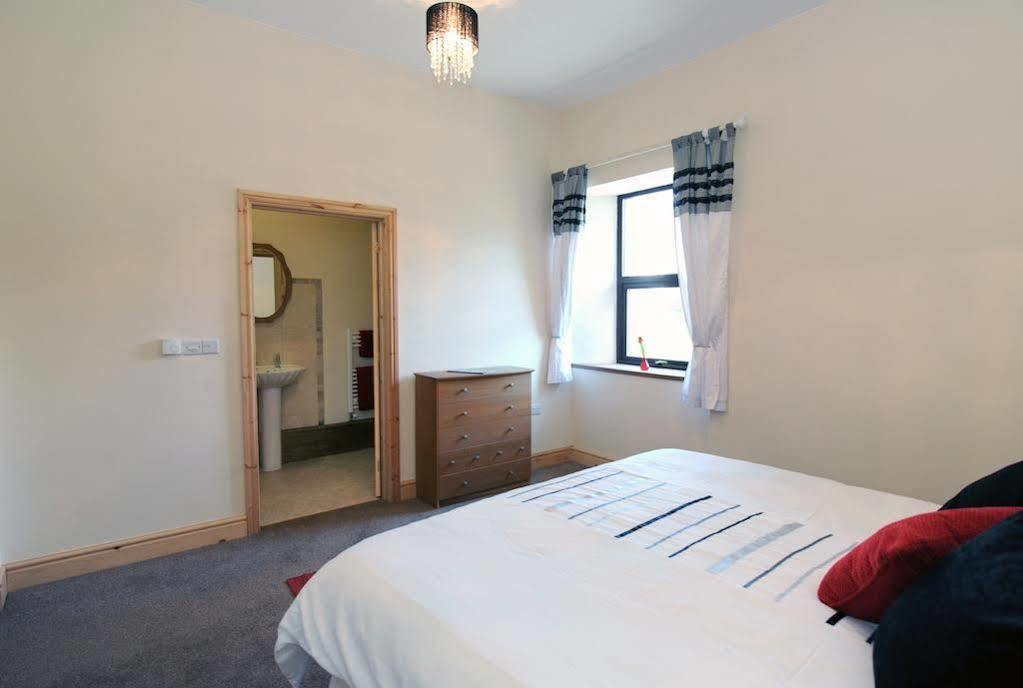ハバーフォードウェスト Old Police House Bed & Breakfast エクステリア 写真